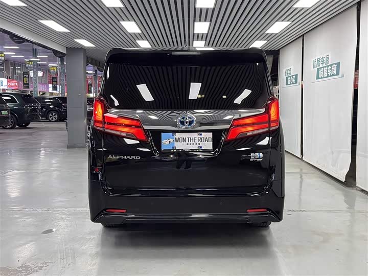 Фото 4 - Toyota Alphard