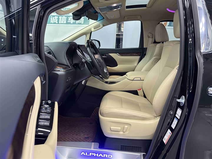 Фото 6 - Toyota Alphard