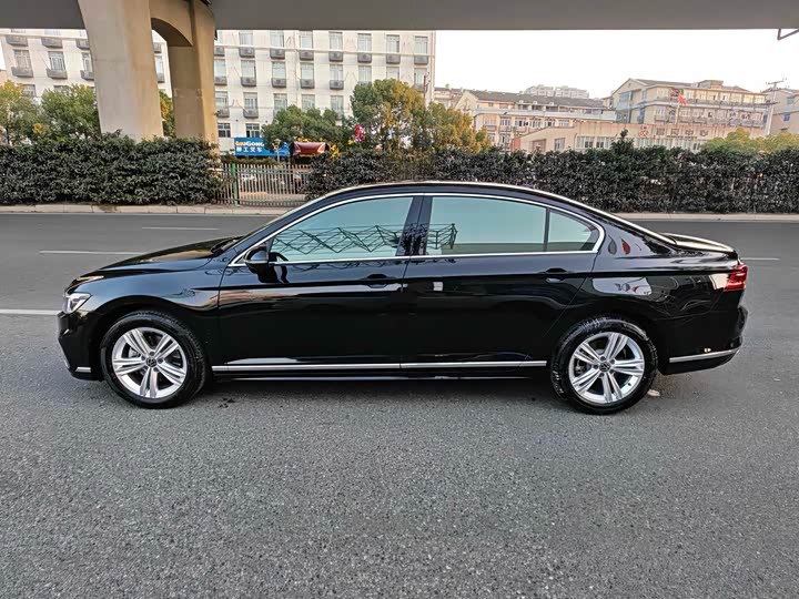 Фото 3 - Volkswagen Magotan