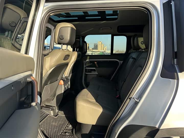 Фото 9 - Land Rover Defender