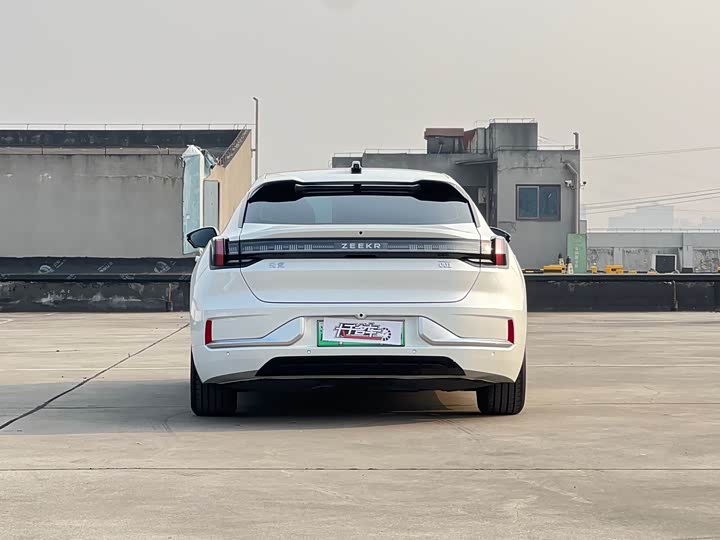 Фото 4 - Zeekr 001