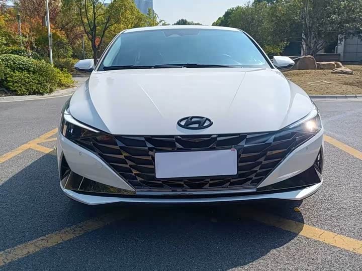 Фото 2 - Hyundai Elantra N line