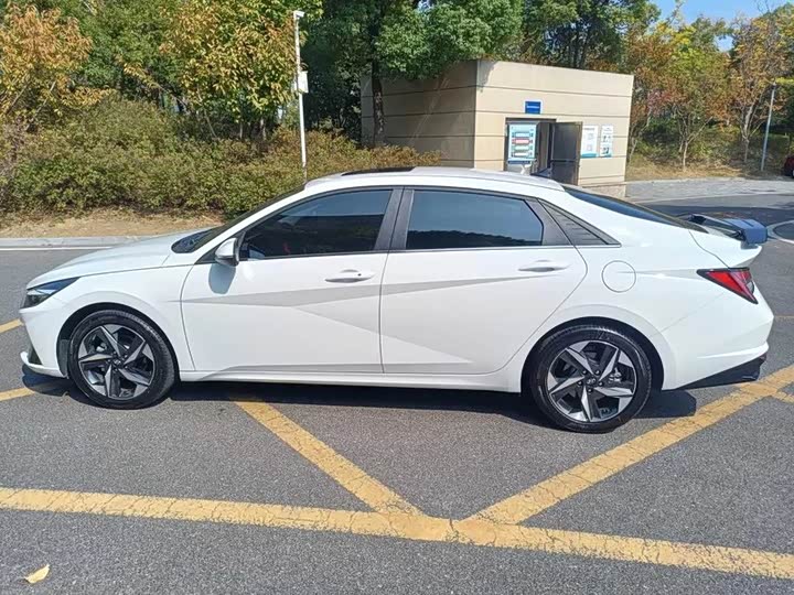 Фото 7 - Hyundai Elantra N line