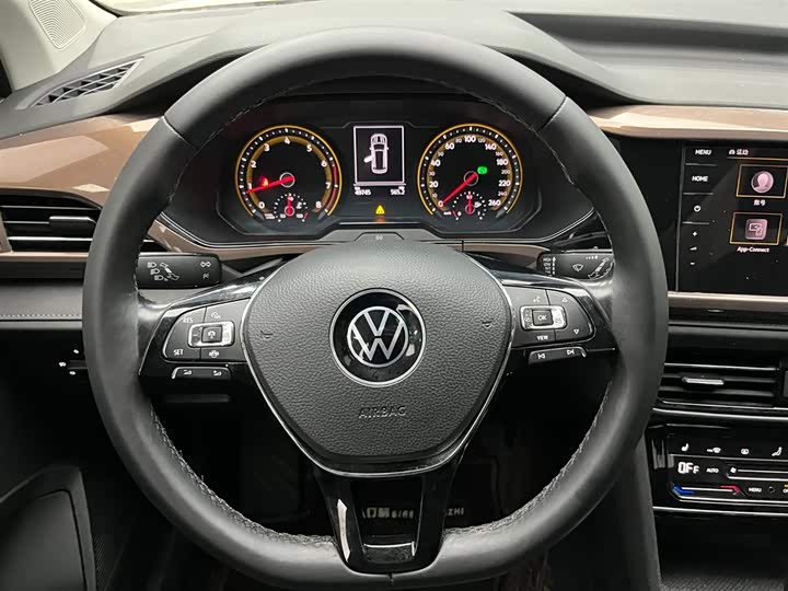 Фото 3 - Volkswagen Tharu