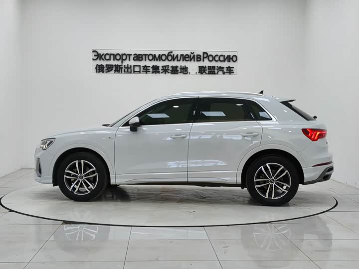 Фото 4 - Audi Q3