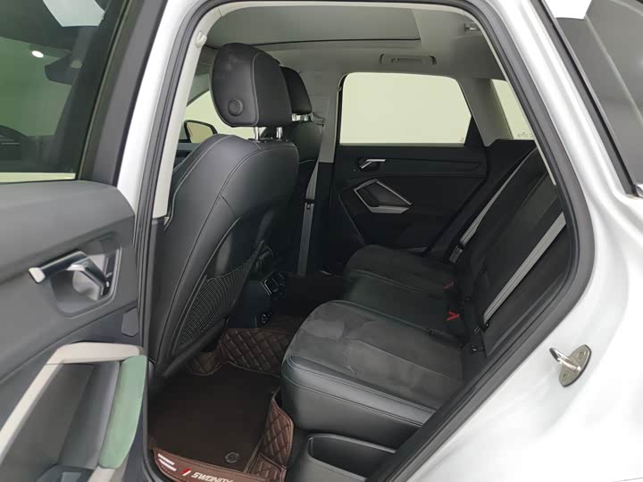 Фото 8 - Audi Q3