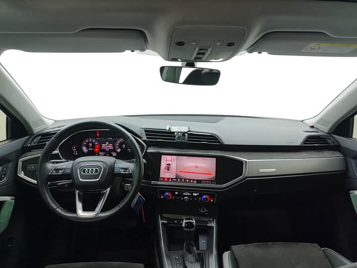 Фото 9 - Audi Q3