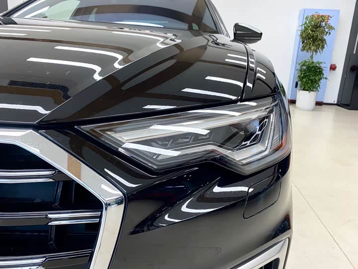 Фото 4 - Audi A6L