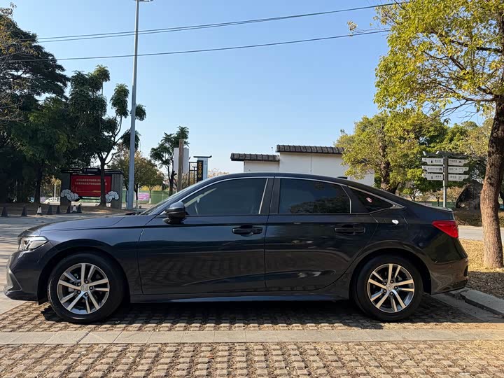 Фото 4 - Honda Civic