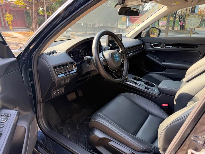 Фото 8 - Honda Civic