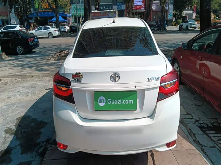 Фото 6 - Toyota Vios
