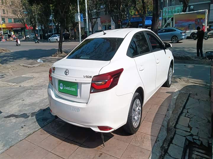 Фото 7 - Toyota Vios