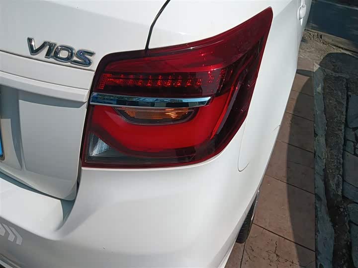 Фото 8 - Toyota Vios