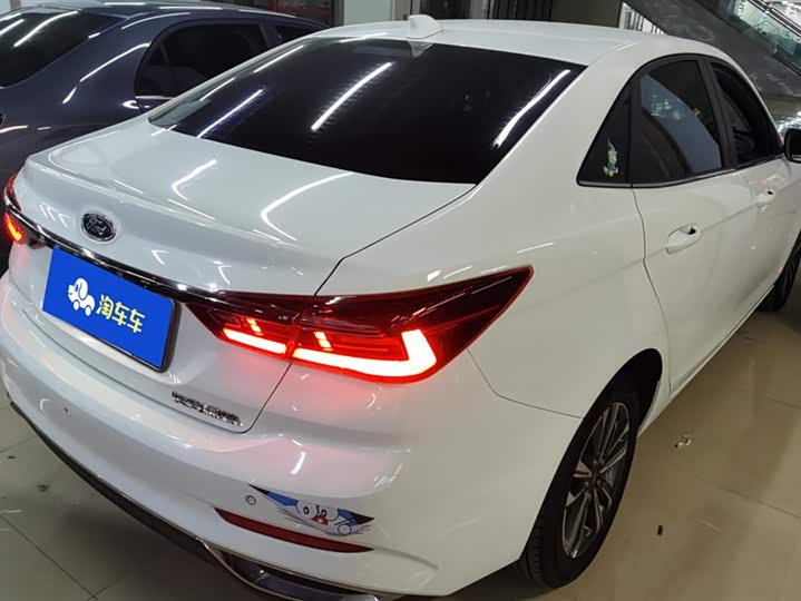 Фото 3 - Ford Escort