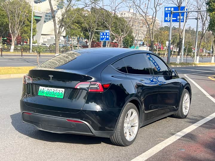 Фото 4 - Tesla Model Y