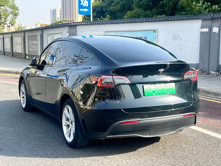 Фото 6 - Tesla Model Y