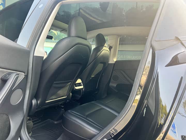 Фото 8 - Tesla Model Y