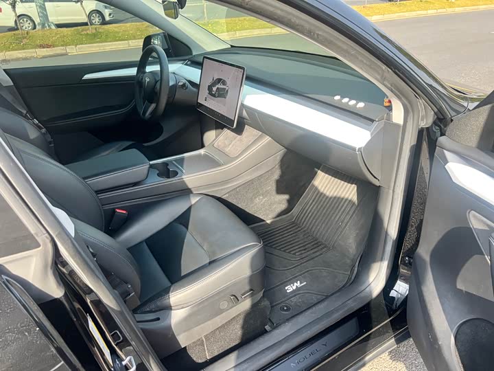 Фото 9 - Tesla Model Y