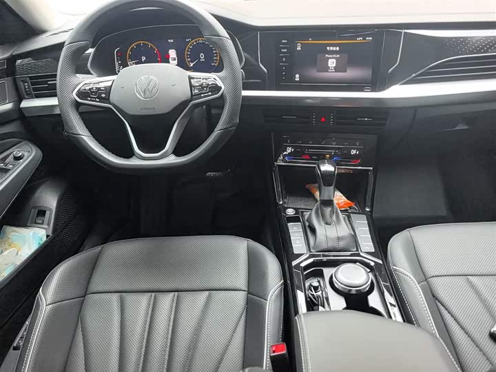 Фото 3 - Volkswagen Passat