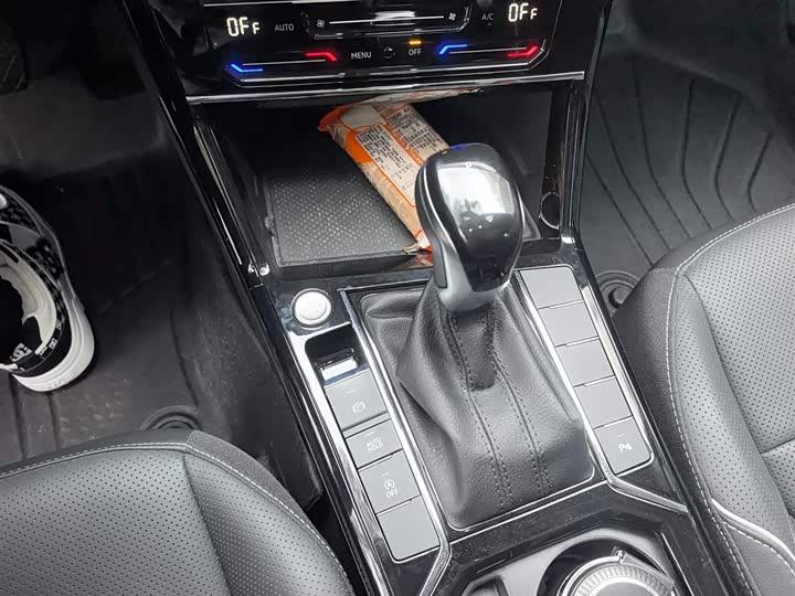 Фото 7 - Volkswagen Passat