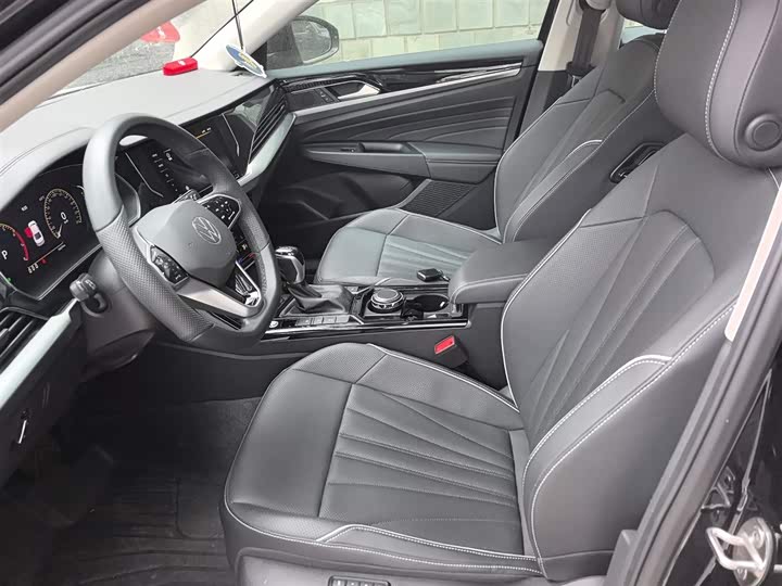 Фото 8 - Volkswagen Passat