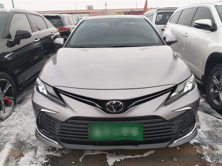 Фото 3 - Toyota Camry