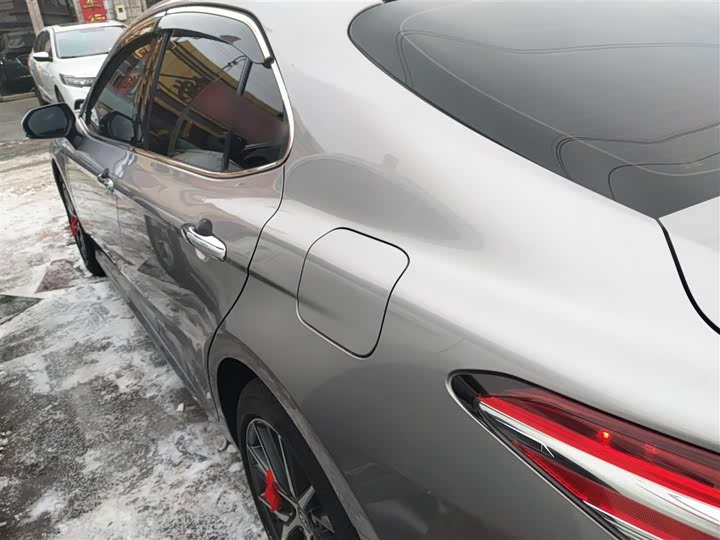 Фото 5 - Toyota Camry