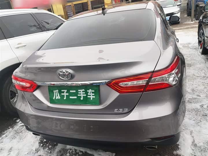 Фото 6 - Toyota Camry