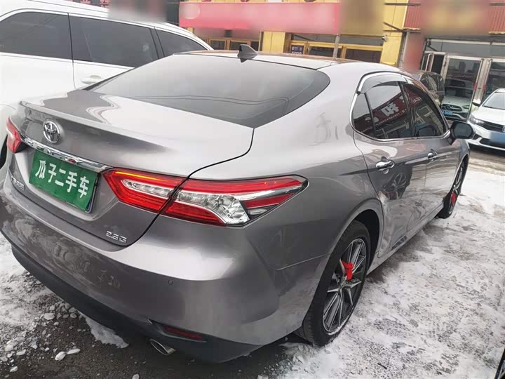 Фото 7 - Toyota Camry