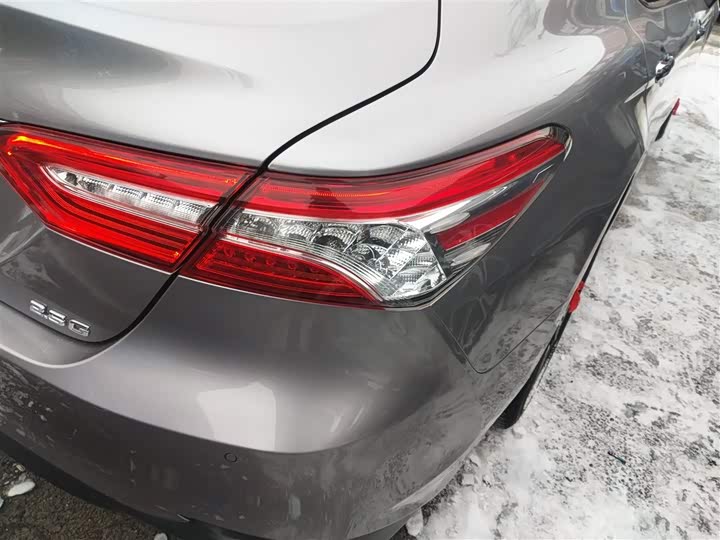 Фото 8 - Toyota Camry