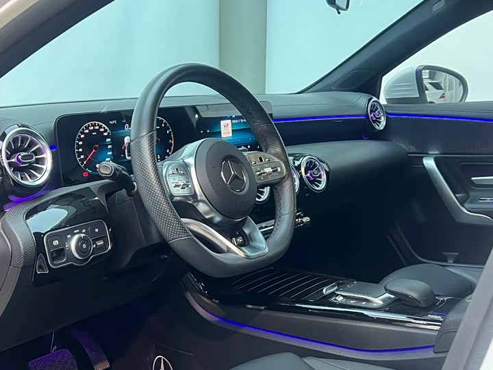 Фото 7 - Mercedes-Benz A-Class