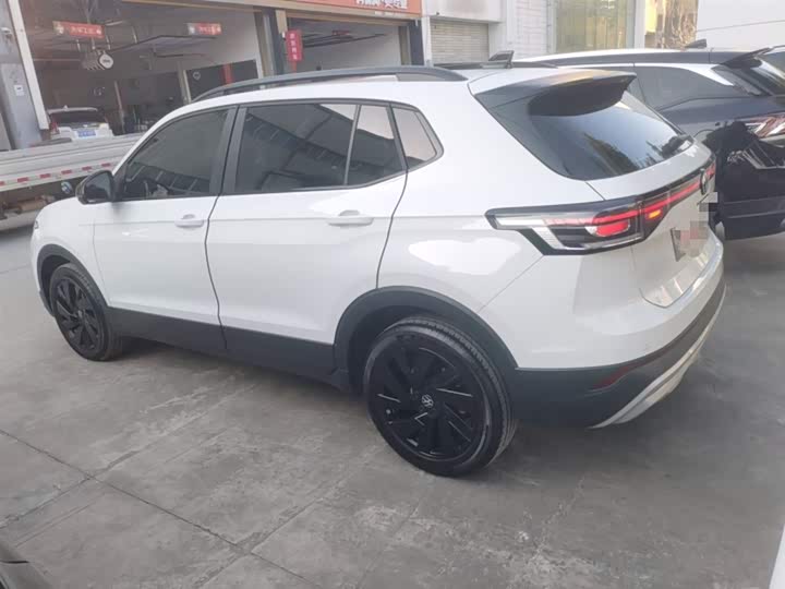 Фото 5 - Volkswagen Tharu