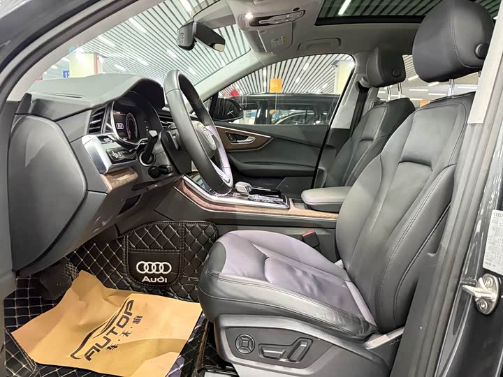 Фото 4 - Audi Q7