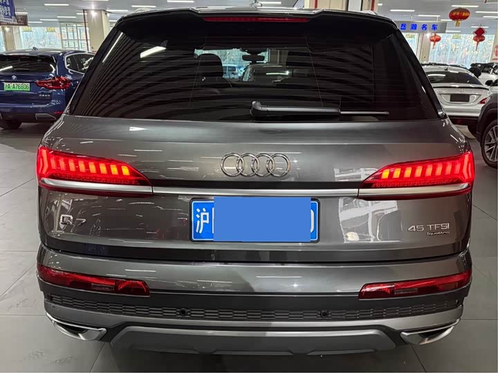 Фото 9 - Audi Q7