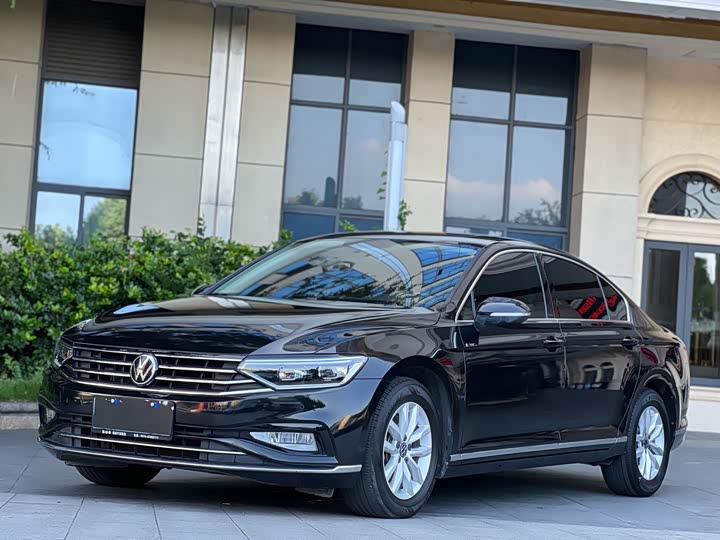 Фото 1 - Volkswagen Magotan