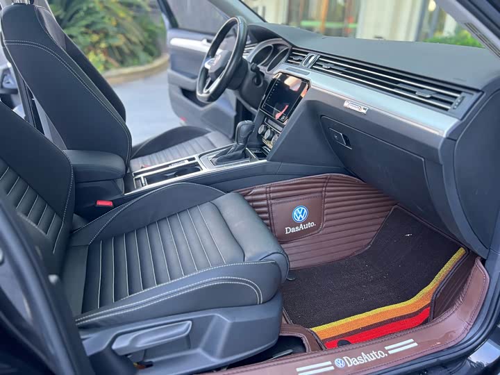 Фото 5 - Volkswagen Magotan