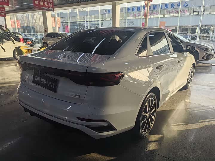 Фото 5 - Geely Emgrand