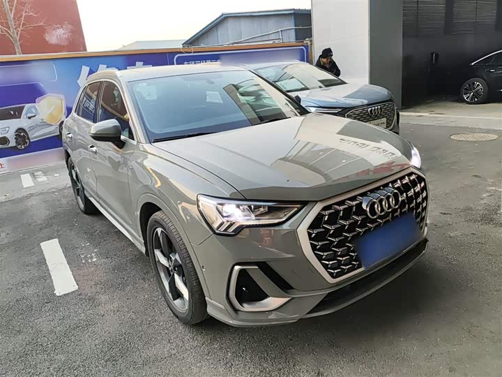Фото 4 - Audi Q3