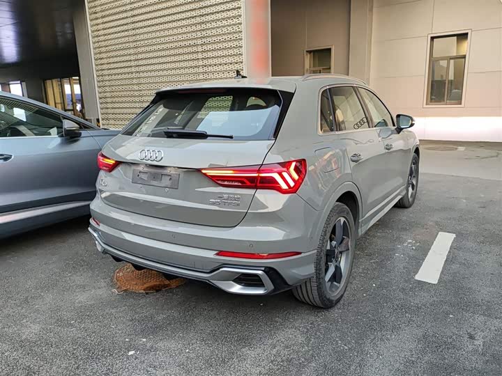 Фото 7 - Audi Q3