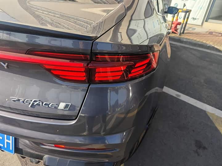 Фото 8 - Geely Preface