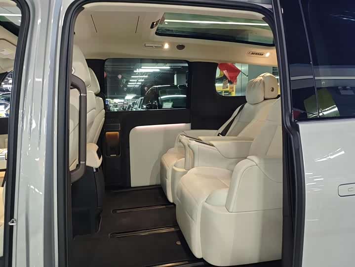 Фото 5 - LiXiang Mega