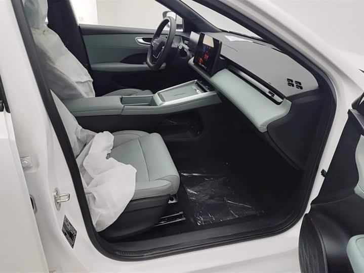 Фото 8 - Roewe D6