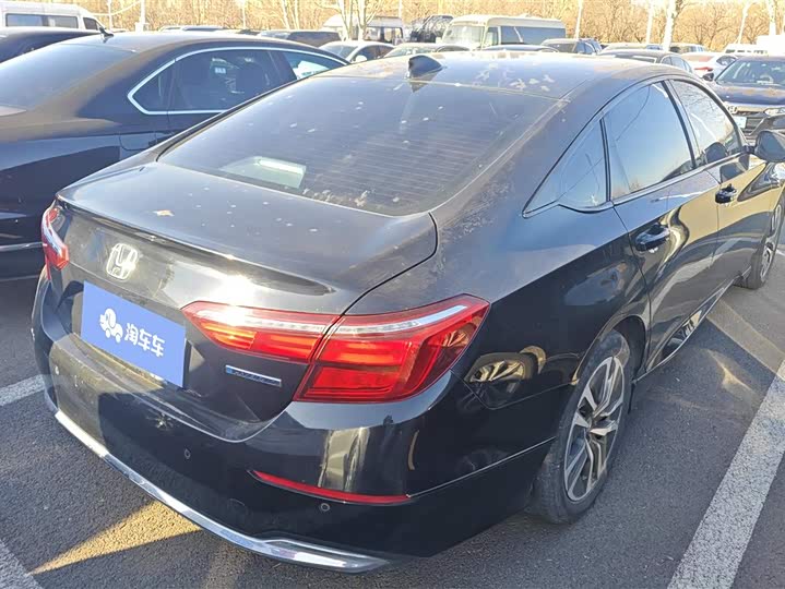 Фото 3 - Honda Inspire