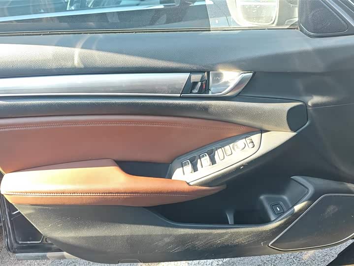 Фото 7 - Honda Inspire