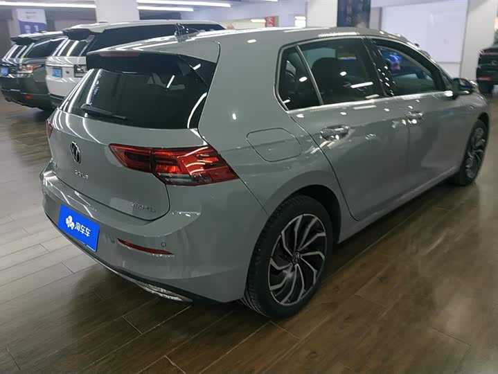 Фото 3 - Volkswagen Golf