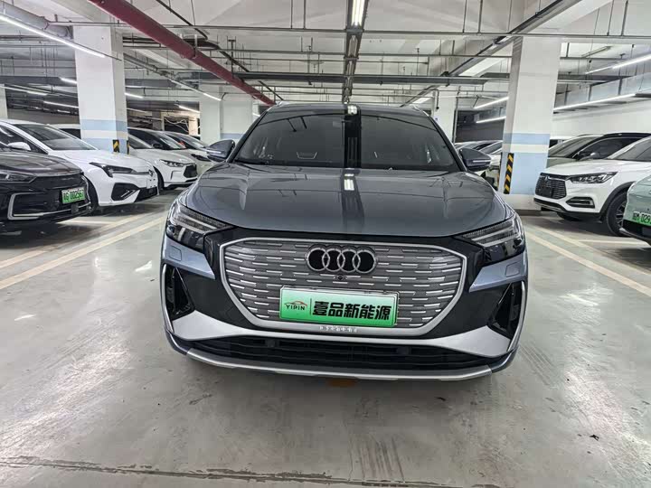 Фото 2 - Audi Q4 e-tron