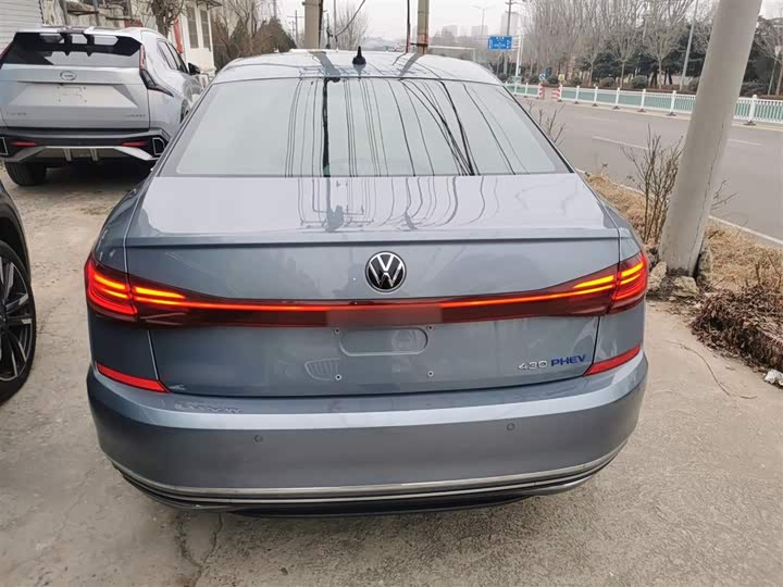 Фото 6 - Volkswagen Passat Hybrid