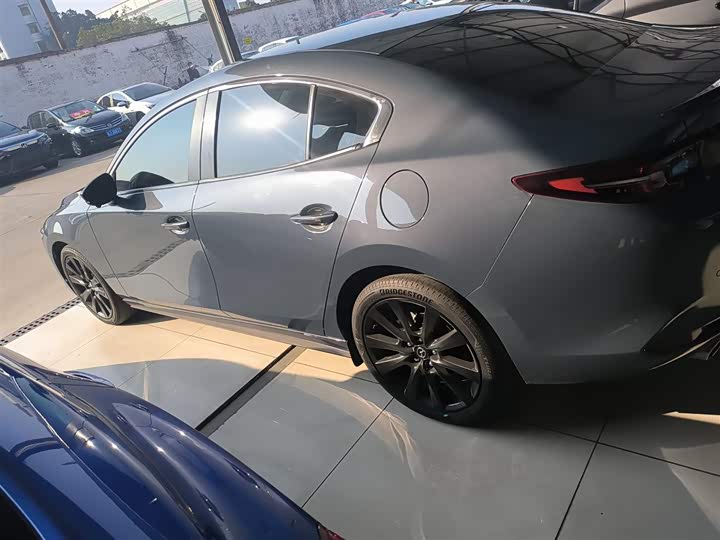 Фото 5 - Mazda 3 (Axela)