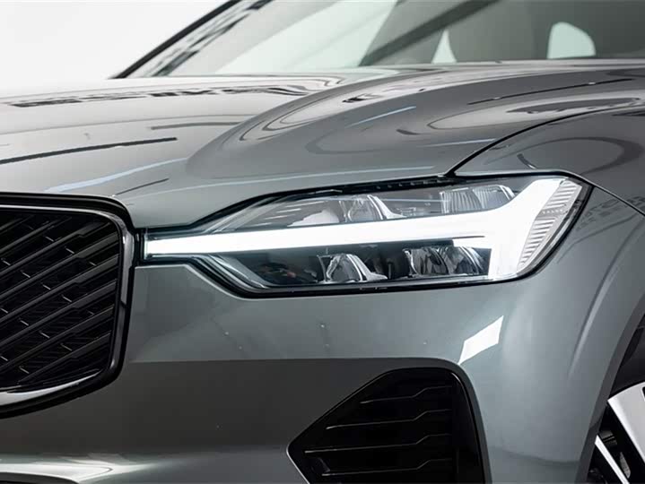 Фото 4 - Volvo XC60