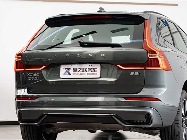 Фото 8 - Volvo XC60